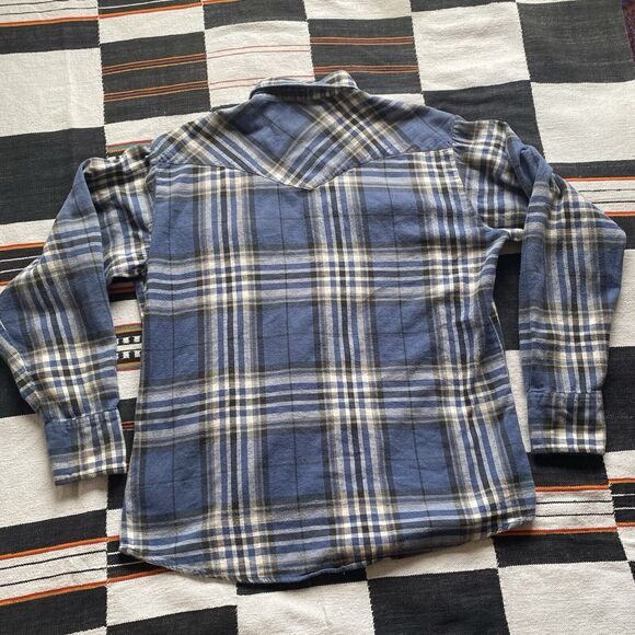 Vintage Wrangler Pearl Snap Button Up Shirt. Large. Pockets. USA. - Picture 5 of 16